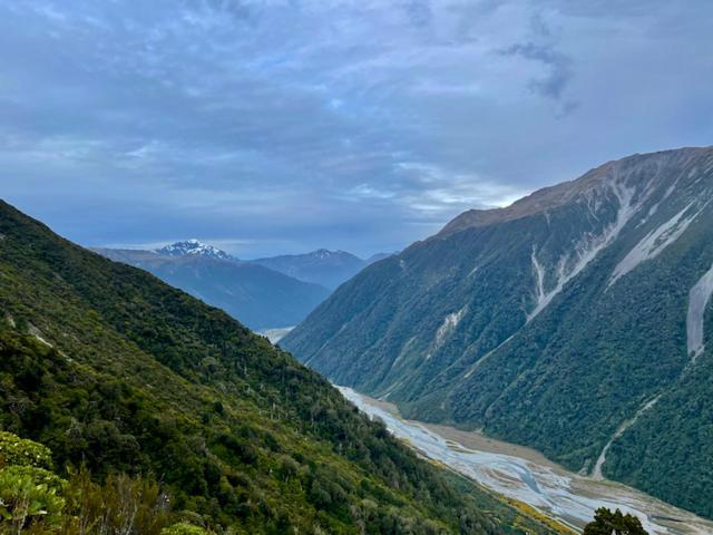 شقة Basic, Super 'Cosy' Cabin In The Middle Of National Park And Mountains Otira المظهر الخارجي الصورة